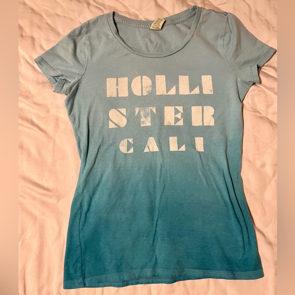 Ombré blue hollister soft t-shirt